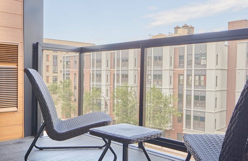 Downtown East Apartamento | Sonder at East End | Superior Two-Bedroom Apartment w/ Balcony