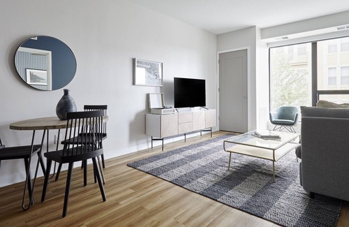 Uptown Apartamento | Sonder at REVEL | One-Bedroom Apartment w/ Private Parking