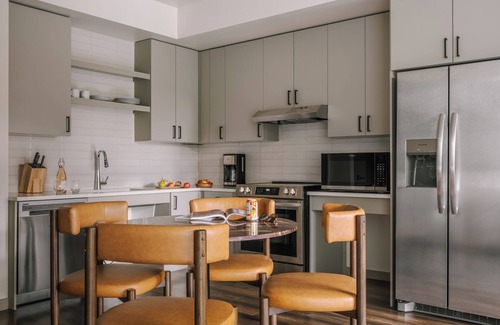 Jefferson Park Apartamento | Sonder at Skyline | Accessible Two-Bedroom Apartment w/ Balcony