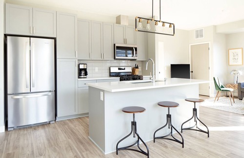 Mill District Apartamento | Sonder at Vicinity | Superior Two-Bedroom Apartment w/ Balcony