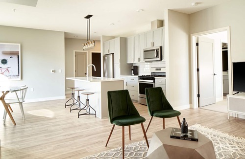 Mill District Apartamento | Sonder at Vicinity | Superior Two-Bedroom Apartment w/ Balcony
