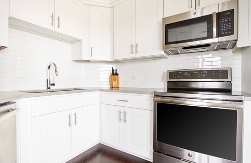 SoNo Apartamento | Sonder Baltimore Place | One-Bedroom Apartment w/ Balcony