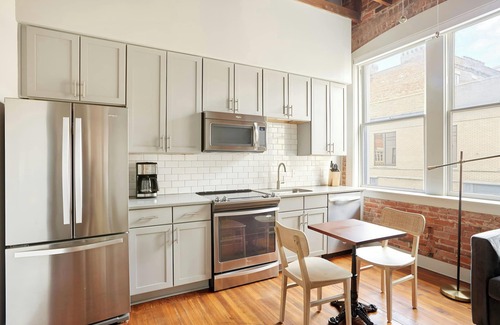 Historic District - North Apartamento | Sonder by Marriott Bonvoy The Drayton Apartments Historic District