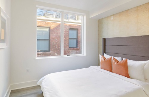 Navy Yard Apartamento | Sonder Callisto | Two-Bedroom Apartment w/ Balcony