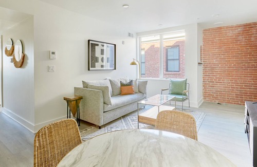 Navy Yard Apartamento | Sonder Callisto | Two-Bedroom Apartment w/ Balcony
