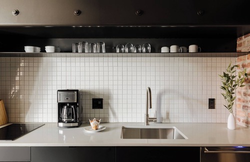 Pioneer Square Apartamento | Sonder RailSpur | Lofted Queen Room+ w/ Balcony