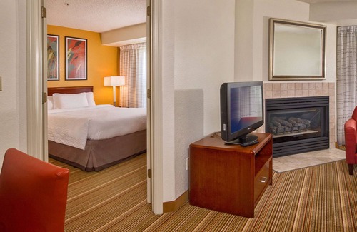 Barracks Road Hotel | Sonesta ES Suites Charlottesville University