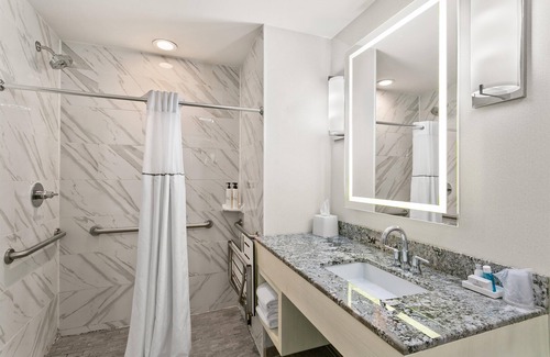 Downtown Baltimore Hotel | Sonesta Hotel Baltimore Inner Harbor