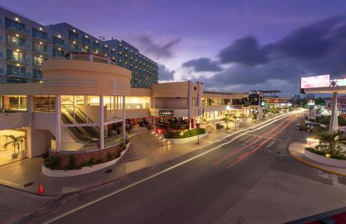 Maho Complejo | Sonesta Maho Beach All Inclusive Resort Casino & Spa