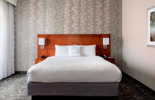 Middletown Hotel | Sonesta Select Newport Middletown