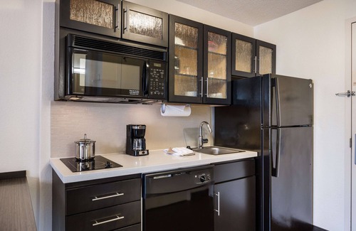 Gwinnett Place Hotel | Sonesta Simply Suites Atlanta Gwinnett Place