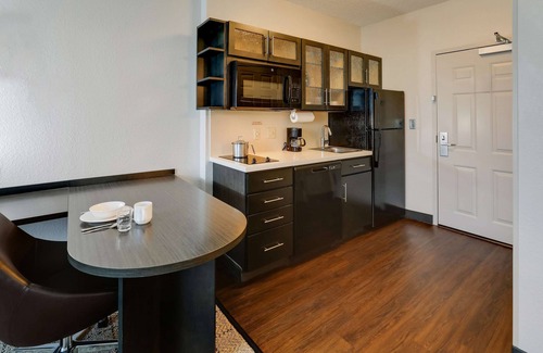 Doral Hotel | Sonesta Simply Suites Miami Airport Doral