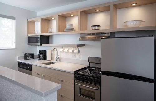 Falls Church Hotel | Sonesta Simply Suites Falls Church