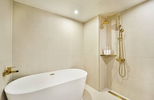 Seo Hotel | SongDODenbastaHotel