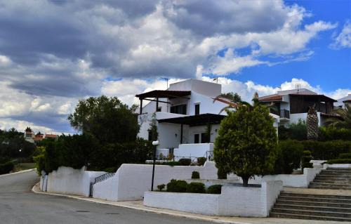 Gerakini Casa | Sonia's House with Garden