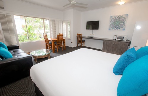Port Douglas Complejo | C217 HABITACIÓN DELUXE KING MÁS DOS BICICLETAS DE EMPUJE GRATUITAS EN RAMADA RESORT