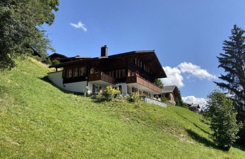 Schoenried Apartamento | Sonnige Matte by Interhome