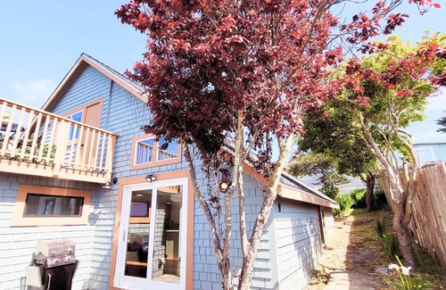 Old Town Casa | Sonoma Coast Retreat - Charming 2-bedroom house in tranquil Bodega Bay with WiFi