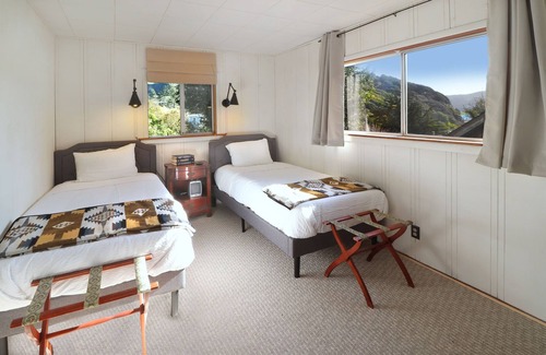 Jenner Casa | Sonoma Coast River Retreat for 4