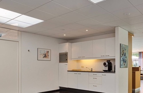 Waalre Apartamento | Soothing 1-bedroom studio in Riethoven shared garden