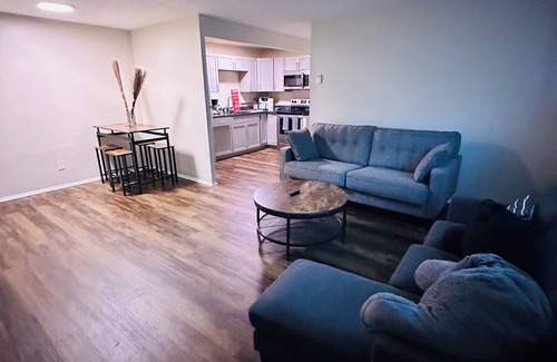 Maple Heights Apartamento | Soothing 2-bedroom apartment in Maple Hts