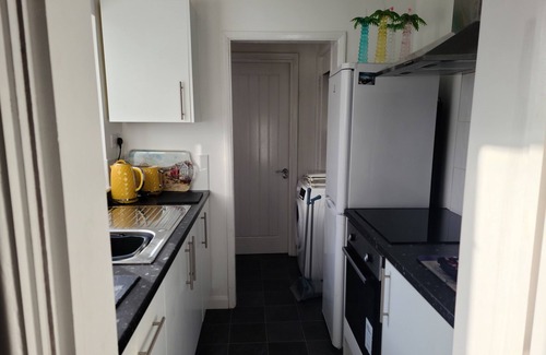 Hartlepool Cabaña | Sooty Babe colliery cottage.10 mins walk to beach and Castle Eden nature reserve