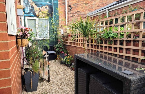Hartlepool Cabaña | Sooty Babe colliery cottage.10 mins walk to beach and Castle Eden nature reserve