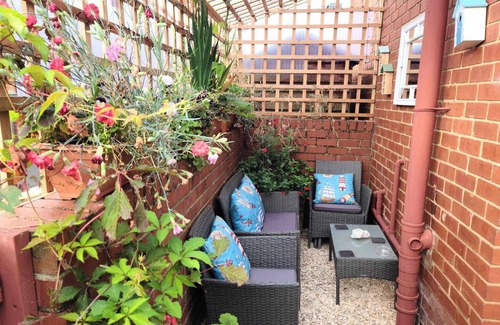 Hartlepool Cabaña | Sooty Babe colliery cottage.10 mins walk to beach and Castle Eden nature reserve
