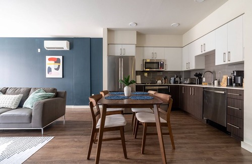 West Bellevue Apartamento | Sophari's Apartments in Bellevue