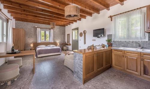 Milos Casa | Sophia's Ralaki Cottage