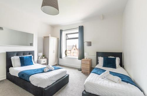 Newport Apartamento | Sophia's Retreat - 2 Floor 4 Bed Apartment - Newport - Coastal Getaway