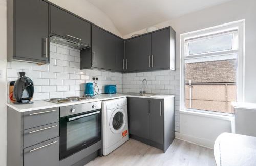 Newport Apartamento | Sophia's Retreat - 2 Floor 4 Bed Apartment - Newport - Coastal Getaway