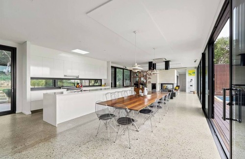 Yallingup Casa | Sophies Vineyard Sprawling Scenery with Pool