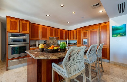 Liberia Casa | Sophisticated design and breathtaking ocean view unite in this golfer's paradise