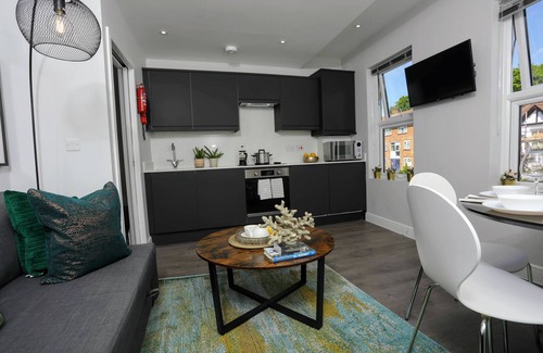 North Finchley Apartamento | Sophisticated 3Bedroom/2Bathroom Pet-Friendly Duplex Flat w/ FREE WIFI