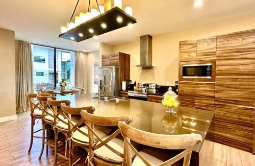 Florida Central Atlantic Coast Casa | Sophisticated 4 En Suites W Private Hot Tub & Bb
