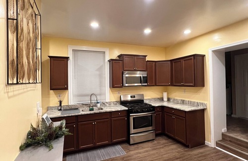 Bethlehem Casa | Sophisticated and spacious 7BR home— perfect for families, crews, professionals