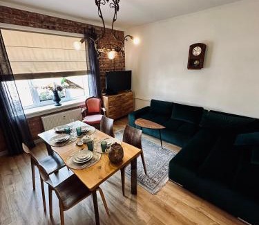 Ventspils Apartamento | Sophisticated art deco near sea, centre and parks