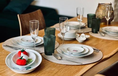 Ventspils Apartamento | Sophisticated art deco near sea, centre and parks