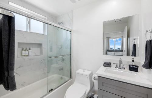 Wilshire Casa | Sophisticated Getaway Hollywood & Dtla