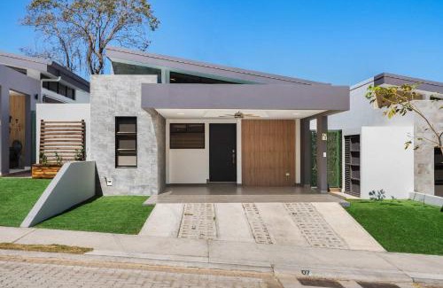 Coco Casa | Sophisticated Home with a Chic Design and a Private Terrace with a Plunge Pool