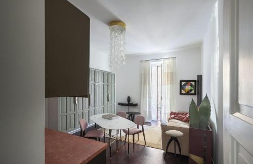 Zona Padova Apartamento | Sophisticated Milan Apartment with Italian Charm