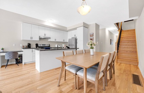 Burlington Casa | Sophisticated Modern Living