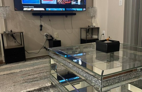Energy Corridor Apartamento | Sophisticated Stay 2-bedroom apartment with AC, fitness room in awesome Houston