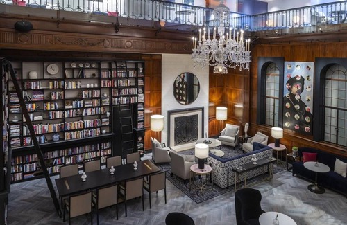 Downtown Portland Hotel | Sophisticated Studio Suite, at Stylish Heathman Hotel. Minutes to Portland Art Museum