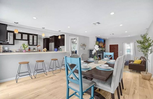 Fullerton Casa | Sophisticated Stylish Near Disneyland!