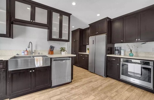 Fullerton Casa | Sophisticated Stylish Near Disneyland!