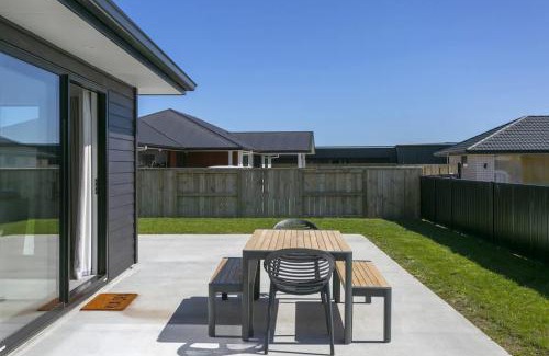 Wharewaka Casa | Sophistication Meets Relaxation
