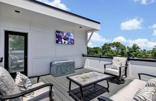 Berry Hill Casa | Soprano - Private Rooftop - 8 mins to Broadway
