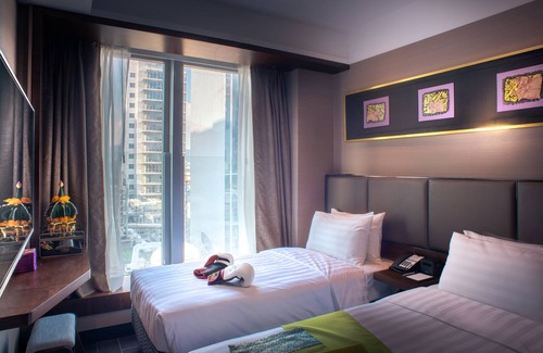 Tsim Sha Tsui Hotel | Soravit on Granville